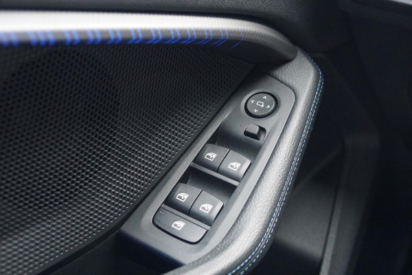 BMW 1-serie 118i M-Sport + KUIPSTOELEN / CAMERA / SFEERVERLICHTING