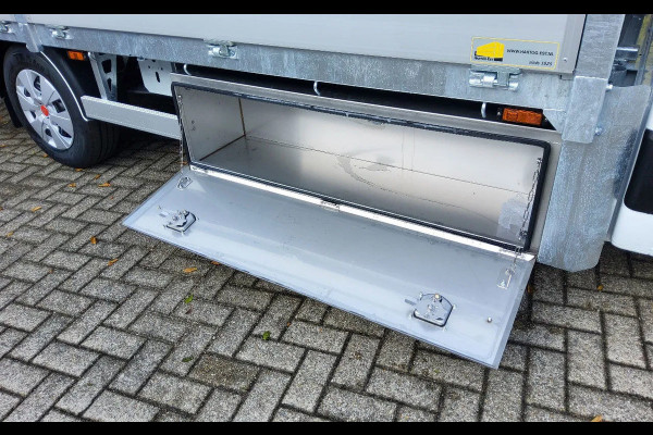 Renault Master E-TECH 87 KW FWD EL - INFRA OPEN LAADBAK 4.40 METER / TREKHAAK 2000 KG. - OPBOUW HARTOG-EST Renault Master E-TECH 87 KW FWD EL - INFRA OPEN LAADBAK 4.40 METER / TREKHAAK 2000 KG. - OPBOUW HARTOG-EST