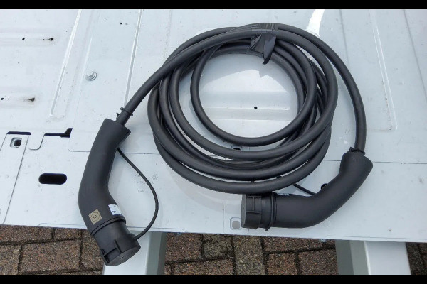 Renault Master E-TECH 87 KW FWD EL - INFRA OPEN LAADBAK 4.40 METER / TREKHAAK 2000 KG. - OPBOUW HARTOG-EST Renault Master E-TECH 87 KW FWD EL - INFRA OPEN LAADBAK 4.40 METER / TREKHAAK 2000 KG. - OPBOUW HARTOG-EST