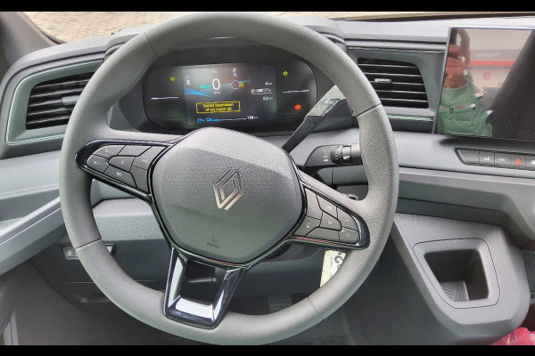 Renault Master E-TECH 87 KW FWD EL - INFRA OPEN LAADBAK 4.40 METER / TREKHAAK 2000 KG. - OPBOUW HARTOG-EST Renault Master E-TECH 87 KW FWD EL - INFRA OPEN LAADBAK 4.40 METER / TREKHAAK 2000 KG. - OPBOUW HARTOG-EST