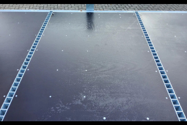 Renault Master E-TECH 87 KW FWD EL - INFRA OPEN LAADBAK 4.40 METER / TREKHAAK 2000 KG. - OPBOUW HARTOG-EST Renault Master E-TECH 87 KW FWD EL - INFRA OPEN LAADBAK 4.40 METER / TREKHAAK 2000 KG. - OPBOUW HARTOG-EST