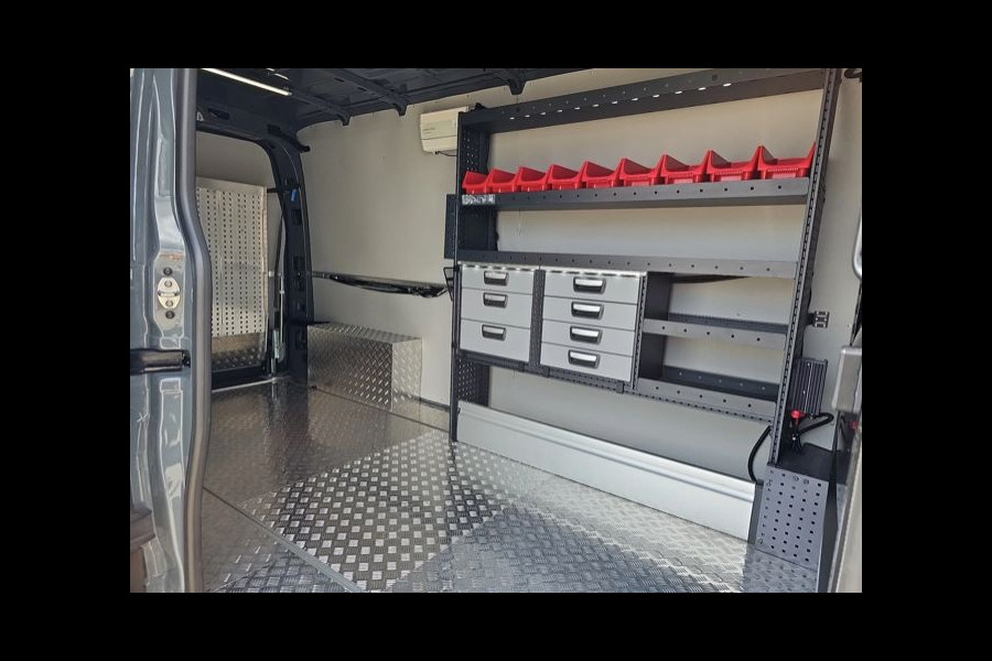 Renault Master T35 2.0 dCi 170PK L3H2 Extra Laadruimte inrichting Airco | Cruise | Camera | Navi |  Oprijschans | Flitsbalk