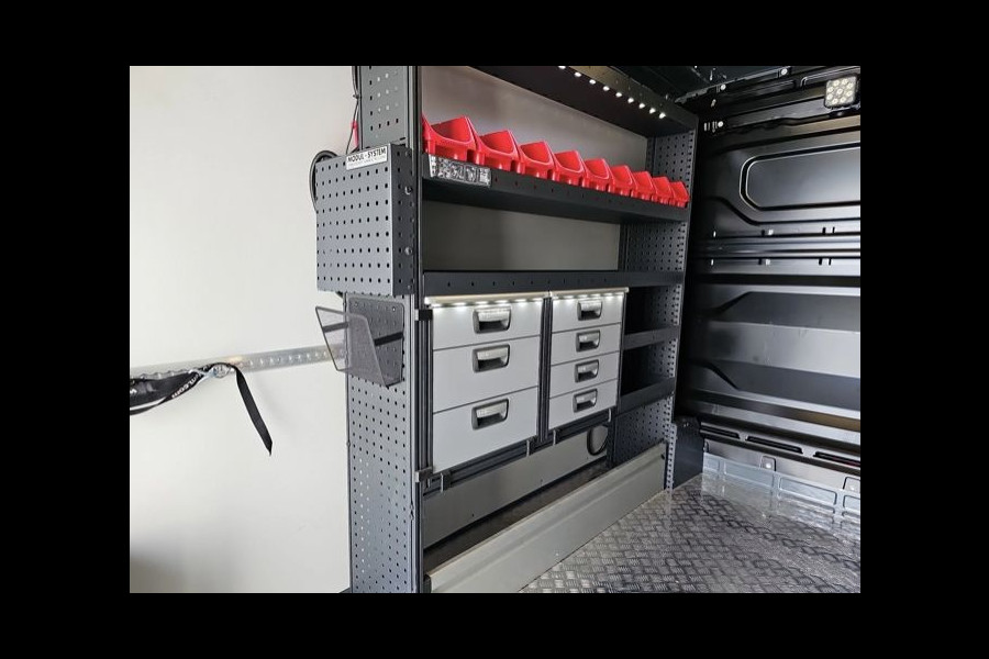 Renault Master T35 2.0 dCi 170PK L3H2 Extra Laadruimte inrichting Airco | Cruise | Camera | Navi |  Oprijschans | Flitsbalk