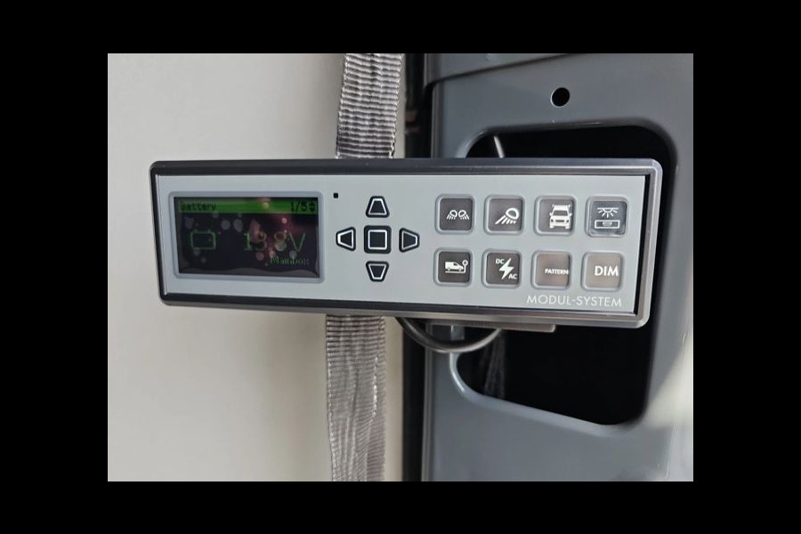 Renault Master T35 2.0 dCi 170PK L3H2 Extra Laadruimte inrichting Airco | Cruise | Camera | Navi |  Oprijschans | Flitsbalk