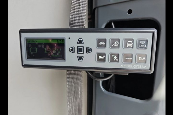 Renault Master T35 2.0 dCi 170PK L3H2 Extra Laadruimte inrichting Airco | Cruise | Camera | Navi |  Oprijschans | Flitsbalk