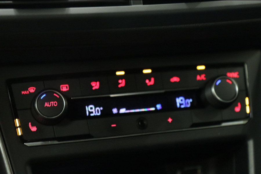Volkswagen Polo 1.0 TSI Highline Business R / CARPLAY/CAMERA/NAVI/SFEER/VOL