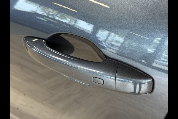 Renault Clio 1.6 E-Tech 140 Initiale Paris | Groot Navi | Leer | Bose | 360 | ACC | Blindspot | Volledig Dealer onderhouden!