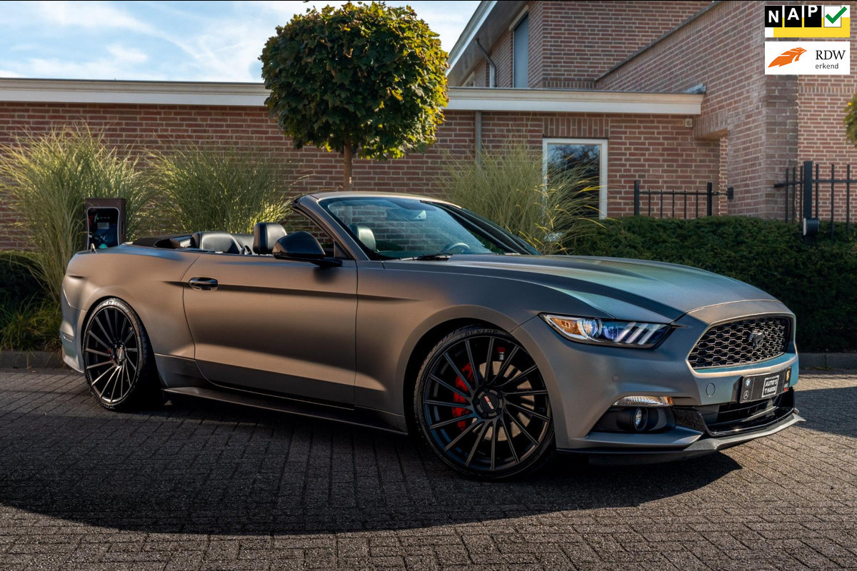 Ford Mustang Convertible 2.3 EcoBoost Ford Mustang Convertible 2.3 EcoBoost