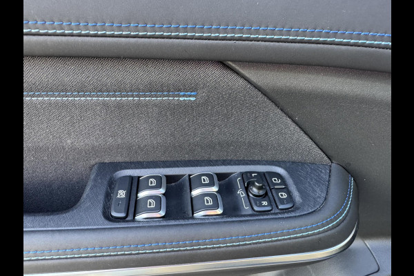 Lynk & Co 01 1.5 Orig NL|MY23|Zwarte hemel|Rolhoes|360 camera|Snelladen Lynk & Co 01 1.5 Orig NL|MY23|Zwarte hemel|Rolhoes|360 camera|Snelladen