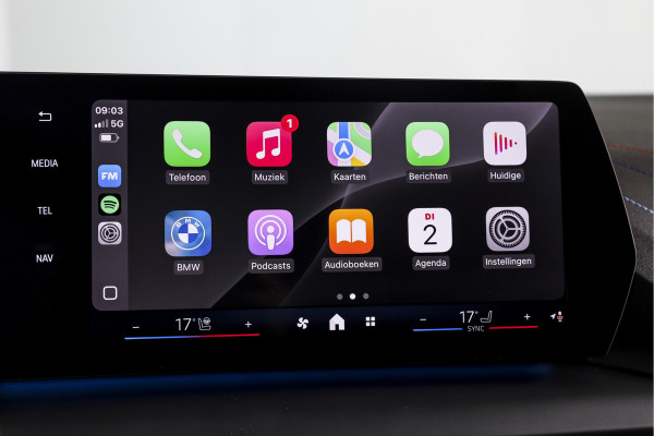 BMW 1-serie 120 M Sport | Innovation Pack | Premium Pack | S/K-Panodak | Dig. Cockpit | Adapt. Cruise | Stoel+-Stuurverw. | 360 Camera | NAV + App. Connect | Harman\Kardon | Head-Up | LM 19" | Afn. trekhaak | 1481 BMW 1-serie 120 M Sport | Innovation Pack | Premium Pack | S/K-Panodak | Dig. Cockpit | Adapt. Cruise | Stoel+-Stuurverw. | 360 Camera | NAV + App. Connect | Harman\Kardon | Head-Up | LM 19" | Afn. trekhaak | 1481