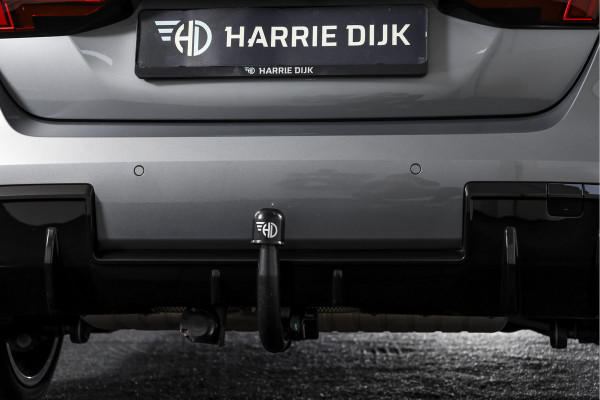 BMW 1-serie 120 M Sport | Innovation Pack | Premium Pack | S/K-Panodak | Dig. Cockpit | Adapt. Cruise | Stoel+-Stuurverw. | 360 Camera | NAV + App. Connect | Harman\Kardon | Head-Up | LM 19" | Afn. trekhaak | 1481 BMW 1-serie 120 M Sport | Innovation Pack | Premium Pack | S/K-Panodak | Dig. Cockpit | Adapt. Cruise | Stoel+-Stuurverw. | 360 Camera | NAV + App. Connect | Harman\Kardon | Head-Up | LM 19" | Afn. trekhaak | 1481