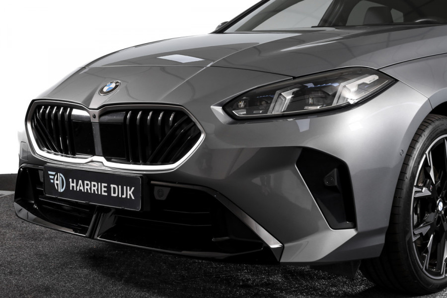 BMW 1-serie 120 M Sport | Innovation Pack | Premium Pack | S/K-Panodak | Dig. Cockpit | Adapt. Cruise | Stoel+-Stuurverw. | 360 Camera | NAV + App. Connect | Harman\Kardon | Head-Up | LM 19" | Afn. trekhaak | 1481 BMW 1-serie 120 M Sport | Innovation Pack | Premium Pack | S/K-Panodak | Dig. Cockpit | Adapt. Cruise | Stoel+-Stuurverw. | 360 Camera | NAV + App. Connect | Harman\Kardon | Head-Up | LM 19" | Afn. trekhaak | 1481