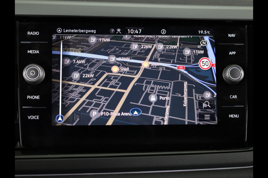 Volkswagen Polo 1.0 TSI R-Line 95 pk Automaat (DSG) | Verlengde garantie | Navigatie | Parkeersensoren | Achteruitrijcamera | Stoelverwarming | R-Line |
