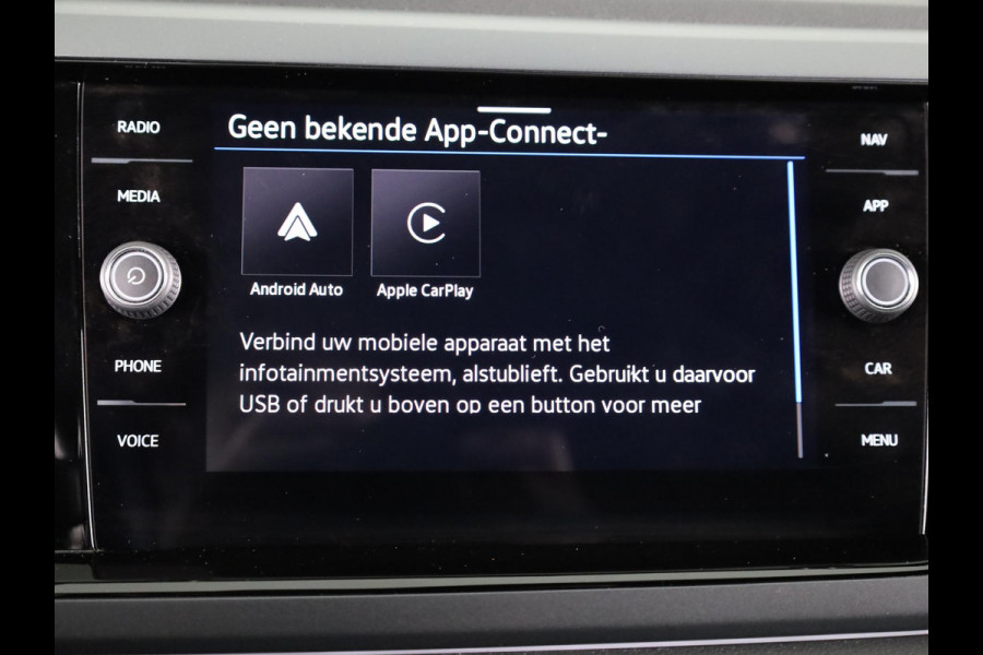 Volkswagen Polo 1.0 TSI R-Line 95 pk Automaat (DSG) | Verlengde garantie | Navigatie | Parkeersensoren | Achteruitrijcamera | Stoelverwarming | R-Line |