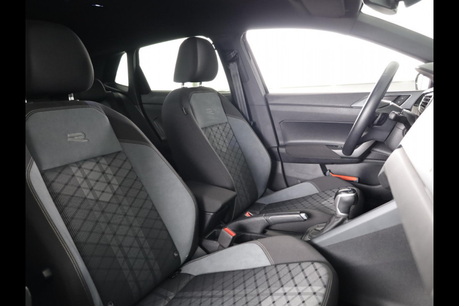 Volkswagen Polo 1.0 TSI R-Line 95 pk Automaat (DSG) | Verlengde garantie | Navigatie | Parkeersensoren | Achteruitrijcamera | Stoelverwarming | R-Line |