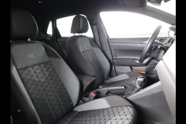 Volkswagen Polo 1.0 TSI R-Line 95 pk Automaat (DSG) | Verlengde garantie | Navigatie | Parkeersensoren | Achteruitrijcamera | Stoelverwarming | R-Line |