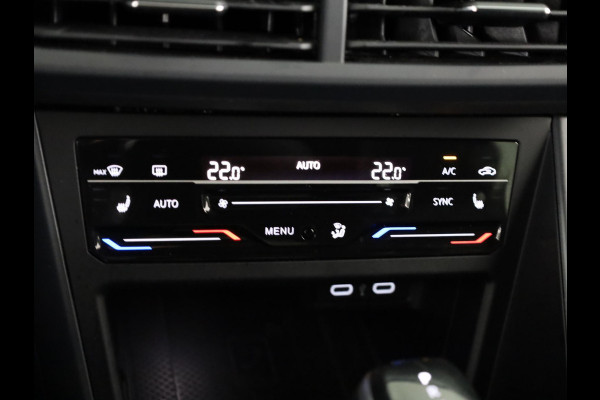 Volkswagen Polo 1.0 TSI R-Line 95 pk Automaat (DSG) | Verlengde garantie | Navigatie | Parkeersensoren | Achteruitrijcamera | Stoelverwarming | R-Line |