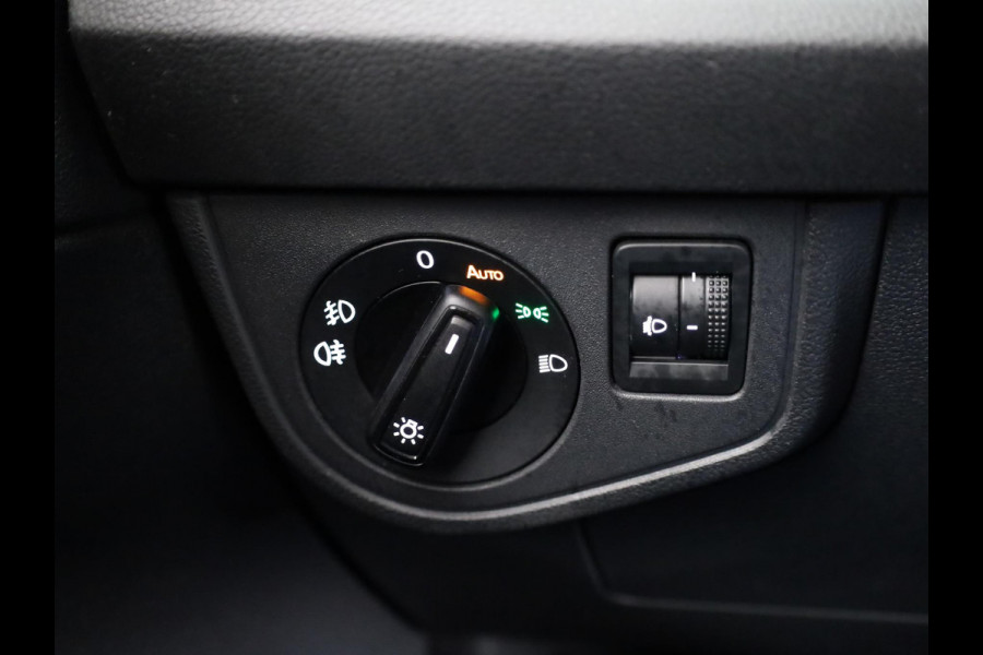 Volkswagen Polo 1.0 TSI R-Line 95 pk Automaat (DSG) | Verlengde garantie | Navigatie | Parkeersensoren | Achteruitrijcamera | Stoelverwarming | R-Line |