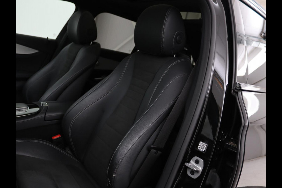 Mercedes-Benz E-Klasse 300de 4Matic AMG Night | Panoramadak | Trekhaak | Stoelverwarming | 360 camera | Adaptive cruise | Leder/Alcantara | Burmeseter | Matrix LED | Navigatie