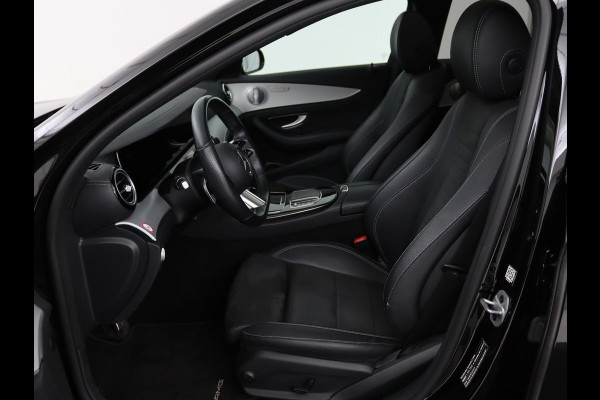 Mercedes-Benz E-Klasse 300de 4Matic AMG Night | Panoramadak | Trekhaak | Stoelverwarming | 360 camera | Adaptive cruise | Leder/Alcantara | Burmeseter | Matrix LED | Navigatie