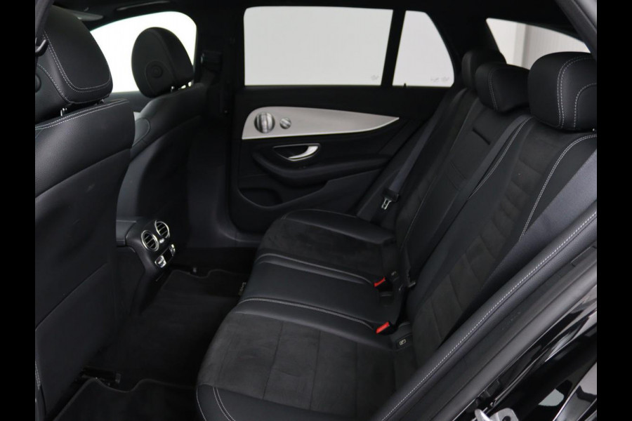 Mercedes-Benz E-Klasse 300de 4Matic AMG Night | Panoramadak | Trekhaak | Stoelverwarming | 360 camera | Adaptive cruise | Leder/Alcantara | Burmeseter | Matrix LED | Navigatie