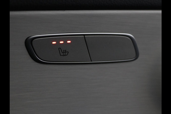 Mercedes-Benz E-Klasse 300de 4Matic AMG Night | Panoramadak | Trekhaak | Stoelverwarming | 360 camera | Adaptive cruise | Leder/Alcantara | Burmeseter | Matrix LED | Navigatie