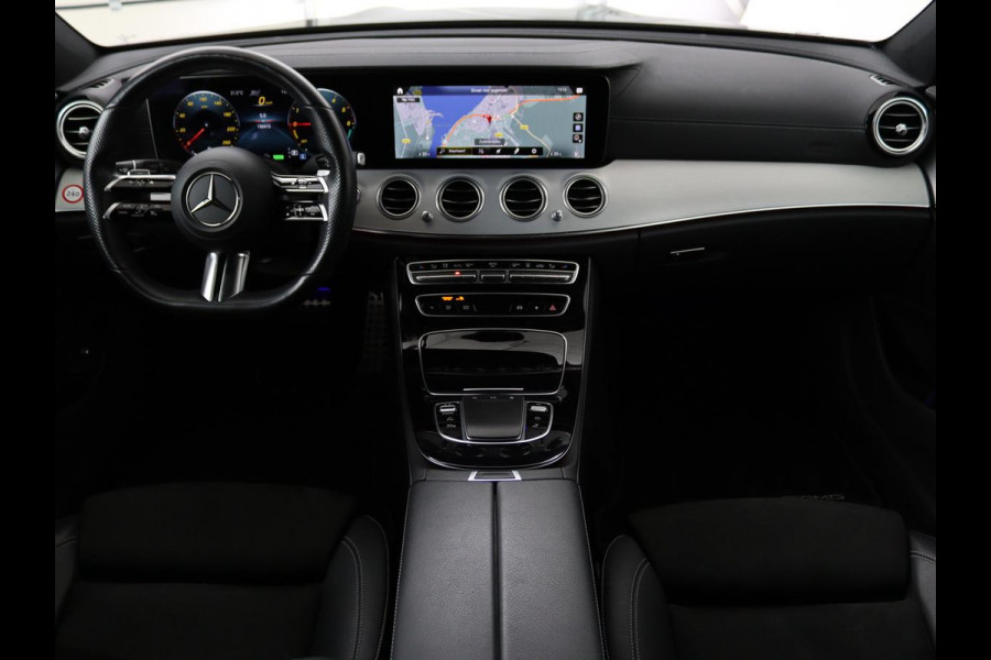 Mercedes-Benz E-Klasse 300de 4Matic AMG Night | Panoramadak | Trekhaak | Stoelverwarming | 360 camera | Adaptive cruise | Leder/Alcantara | Burmeseter | Matrix LED | Navigatie