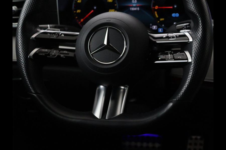 Mercedes-Benz E-Klasse 300de 4Matic AMG Night | Panoramadak | Trekhaak | Stoelverwarming | 360 camera | Adaptive cruise | Leder/Alcantara | Burmeseter | Matrix LED | Navigatie