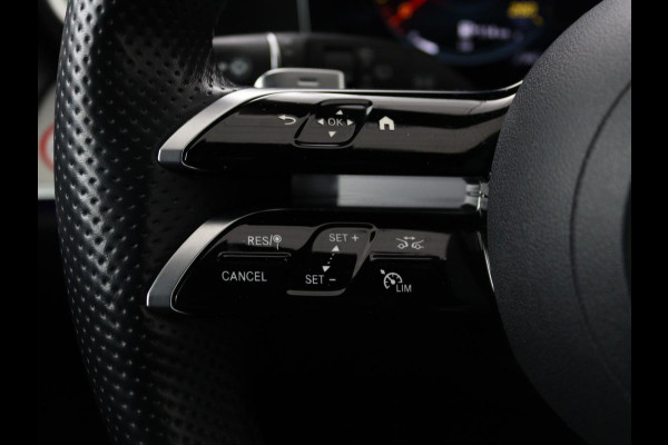 Mercedes-Benz E-Klasse 300de 4Matic AMG Night | Panoramadak | Trekhaak | Stoelverwarming | 360 camera | Adaptive cruise | Leder/Alcantara | Burmeseter | Matrix LED | Navigatie