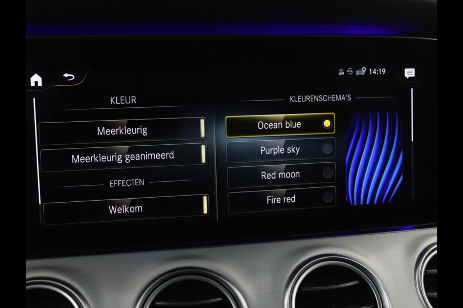 Mercedes-Benz E-Klasse 300de 4Matic AMG Night | Panoramadak | Trekhaak | Stoelverwarming | 360 camera | Adaptive cruise | Leder/Alcantara | Burmeseter | Matrix LED | Navigatie