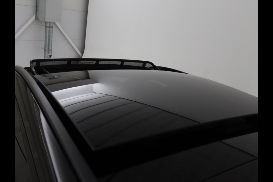 Mercedes-Benz E-Klasse 300de 4Matic AMG Night | Panoramadak | Trekhaak | Stoelverwarming | 360 camera | Adaptive cruise | Leder/Alcantara | Burmeseter | Matrix LED | Navigatie