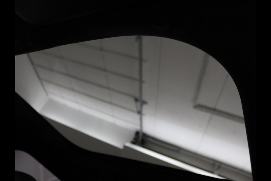 Mercedes-Benz E-Klasse 300de 4Matic AMG Night | Panoramadak | Trekhaak | Stoelverwarming | 360 camera | Adaptive cruise | Leder/Alcantara | Burmeseter | Matrix LED | Navigatie