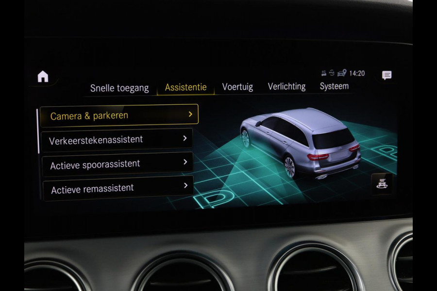 Mercedes-Benz E-Klasse 300de 4Matic AMG Night | Panoramadak | Trekhaak | Stoelverwarming | 360 camera | Adaptive cruise | Leder/Alcantara | Burmeseter | Matrix LED | Navigatie