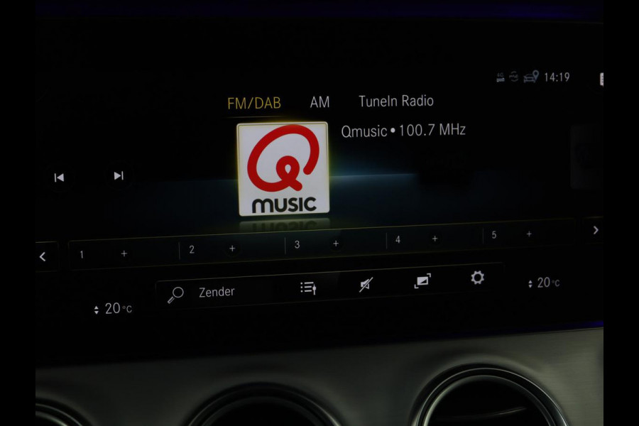 Mercedes-Benz E-Klasse 300de 4Matic AMG Night | Panoramadak | Trekhaak | Stoelverwarming | 360 camera | Adaptive cruise | Leder/Alcantara | Burmeseter | Matrix LED | Navigatie