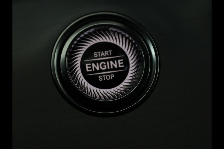 Mercedes-Benz E-Klasse 300de 4Matic AMG Night | Panoramadak | Trekhaak | Stoelverwarming | 360 camera | Adaptive cruise | Leder/Alcantara | Burmeseter | Matrix LED | Navigatie