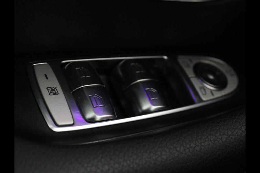 Mercedes-Benz E-Klasse 300de 4Matic AMG Night | Panoramadak | Trekhaak | Stoelverwarming | 360 camera | Adaptive cruise | Leder/Alcantara | Burmeseter | Matrix LED | Navigatie