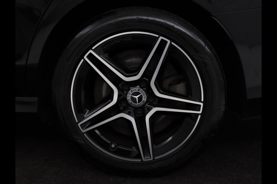 Mercedes-Benz E-Klasse 300de 4Matic AMG Night | Panoramadak | Trekhaak | Stoelverwarming | 360 camera | Adaptive cruise | Leder/Alcantara | Burmeseter | Matrix LED | Navigatie