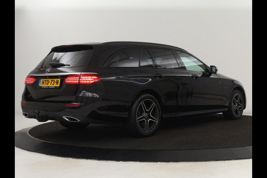 Mercedes-Benz E-Klasse 300de 4Matic AMG Night | Panoramadak | Trekhaak | Stoelverwarming | 360 camera | Adaptive cruise | Leder/Alcantara | Burmeseter | Matrix LED | Navigatie