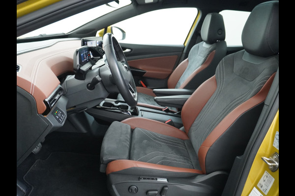 Volkswagen ID.4 Pro Max 77kWh Ergo-Active Elek. Stoelen Memory Leer/Alcantara Trekhaak Warmtepomp Panoramadak Head-Up 360°Camera Apple Carplay A Adap.Cruise Elek.Achterklep Stoel+Stuurverwarming DAB Keyless Advanced 1e Eigenaar Origineel Nederlandse Auto Zeer Compleet!