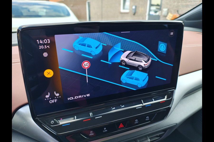 Volkswagen ID.4 Pro Max 77kWh Ergo-Active Elek. Stoelen Memory Leer/Alcantara Trekhaak Warmtepomp Panoramadak Head-Up 360°Camera Apple Carplay A Adap.Cruise Elek.Achterklep Stoel+Stuurverwarming DAB Keyless Advanced 1e Eigenaar Origineel Nederlandse Auto Zeer Compleet!