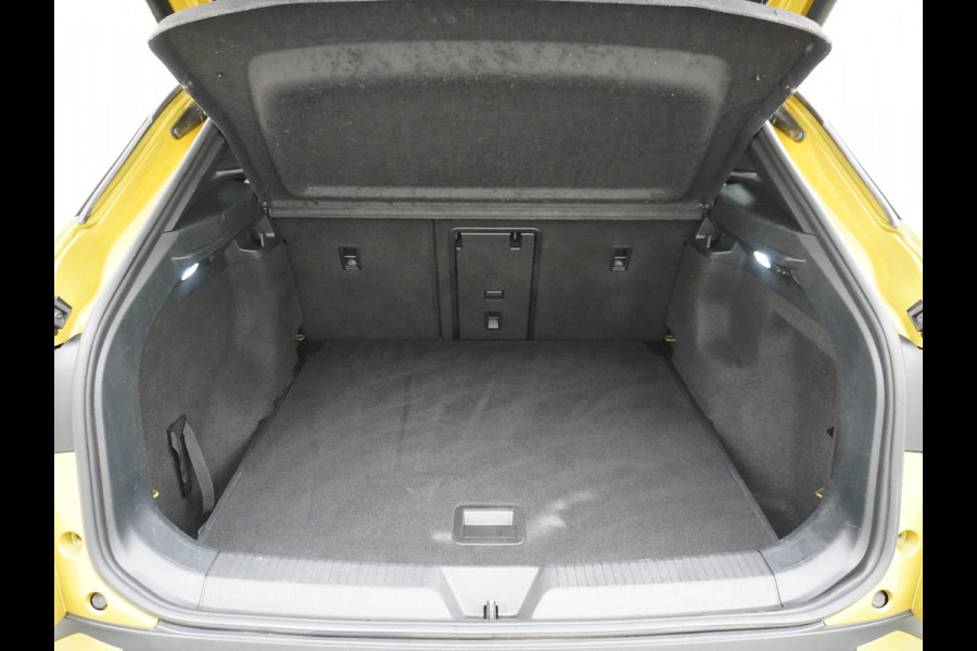 Volkswagen ID.4 Pro Max 77kWh Ergo-Active Elek. Stoelen Memory Leer/Alcantara Trekhaak Warmtepomp Panoramadak Head-Up 360°Camera Apple Carplay A Adap.Cruise Elek.Achterklep Stoel+Stuurverwarming DAB Keyless Advanced 1e Eigenaar Origineel Nederlandse Auto Zeer Compleet!