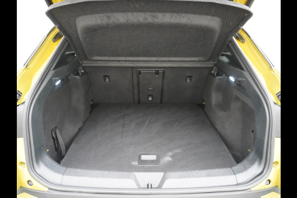 Volkswagen ID.4 Pro Max 77kWh Ergo-Active Elek. Stoelen Memory Leer/Alcantara Trekhaak Warmtepomp Panoramadak Head-Up 360°Camera Apple Carplay A Adap.Cruise Elek.Achterklep Stoel+Stuurverwarming DAB Keyless Advanced 1e Eigenaar Origineel Nederlandse Auto Zeer Compleet!