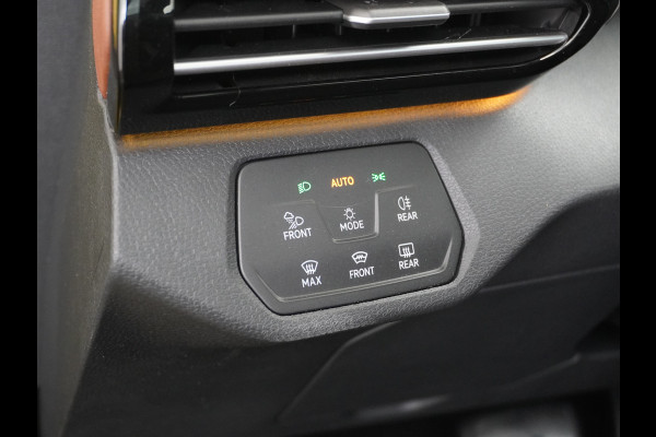 Volkswagen ID.4 Pro Max 77kWh Ergo-Active Elek. Stoelen Memory Leer/Alcantara Trekhaak Warmtepomp Panoramadak Head-Up 360°Camera Apple Carplay A Adap.Cruise Elek.Achterklep Stoel+Stuurverwarming DAB Keyless Advanced 1e Eigenaar Origineel Nederlandse Auto Zeer Compleet!