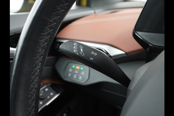 Volkswagen ID.4 Pro Max 77kWh Ergo-Active Elek. Stoelen Memory Leer/Alcantara Trekhaak Warmtepomp Panoramadak Head-Up 360°Camera Apple Carplay A Adap.Cruise Elek.Achterklep Stoel+Stuurverwarming DAB Keyless Advanced 1e Eigenaar Origineel Nederlandse Auto Zeer Compleet!