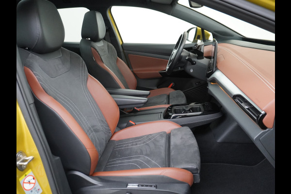 Volkswagen ID.4 Pro Max 77kWh Ergo-Active Elek. Stoelen Memory Leer/Alcantara Trekhaak Warmtepomp Panoramadak Head-Up 360°Camera Apple Carplay A Adap.Cruise Elek.Achterklep Stoel+Stuurverwarming DAB Keyless Advanced 1e Eigenaar Origineel Nederlandse Auto Zeer Compleet!