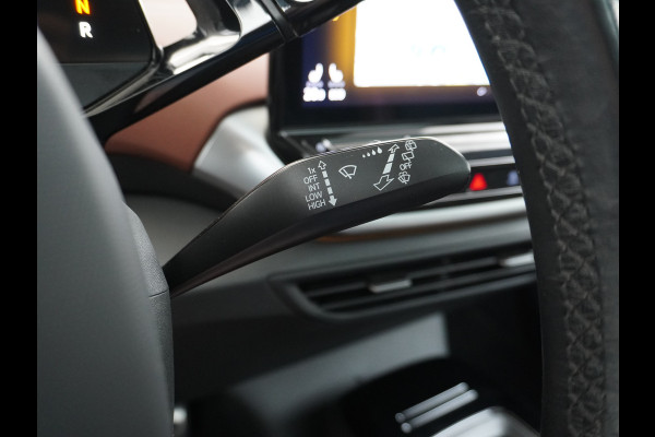 Volkswagen ID.4 Pro Max 77kWh Ergo-Active Elek. Stoelen Memory Leer/Alcantara Trekhaak Warmtepomp Panoramadak Head-Up 360°Camera Apple Carplay A Adap.Cruise Elek.Achterklep Stoel+Stuurverwarming DAB Keyless Advanced 1e Eigenaar Origineel Nederlandse Auto Zeer Compleet!