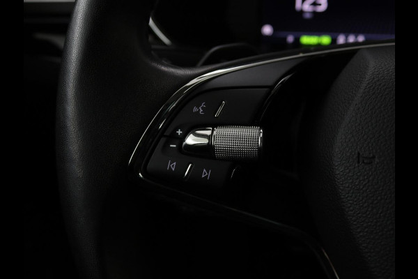 Škoda Superb 1.4 TSI iV Laurin & Klement | Panoramadak | Leder | Adaptive cruise | Canton Sound | Stoelverwarming | Standkachel | Carplay | Camera | Full LED | Memory