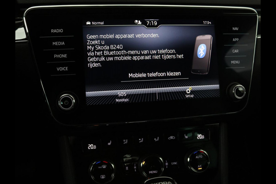 Škoda Superb 1.4 TSI iV Laurin & Klement | Panoramadak | Leder | Adaptive cruise | Canton Sound | Stoelverwarming | Standkachel | Carplay | Camera | Full LED | Memory