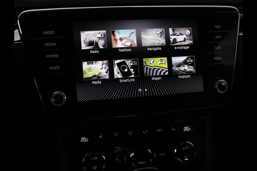 Škoda Superb 1.4 TSI iV Laurin & Klement | Panoramadak | Leder | Adaptive cruise | Canton Sound | Stoelverwarming | Standkachel | Carplay | Camera | Full LED | Memory