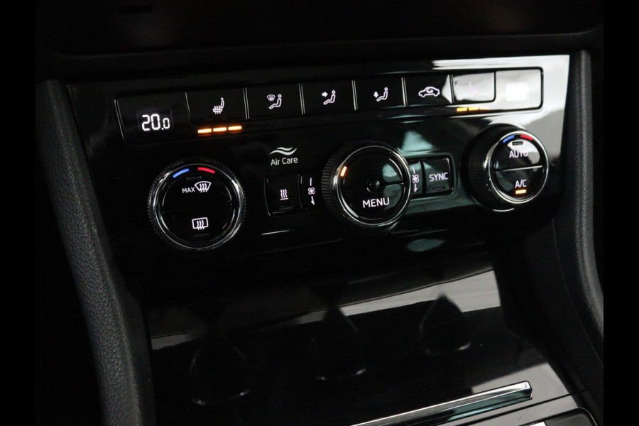 Škoda Superb 1.4 TSI iV Laurin & Klement | Panoramadak | Leder | Adaptive cruise | Canton Sound | Stoelverwarming | Standkachel | Carplay | Camera | Full LED | Memory